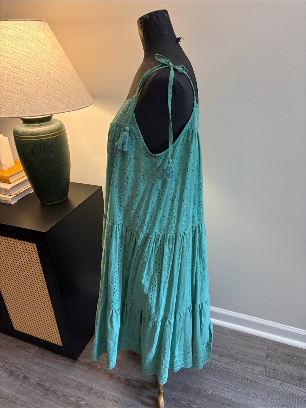 easel Eyelet Soft Pastel Green 100% Cotton Tiered Trapeze Dress (L) Cottagecore - Picture 4 of 13